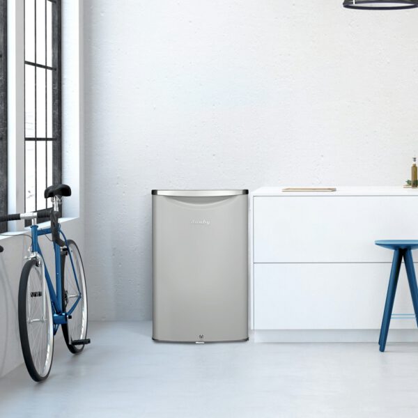 Danby - 20.75 Inch 4.4 cu. ft Mini Fridge Refrigerator in White - DAR044A6PDB - Image 3