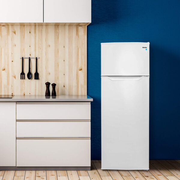 Danby - 21.44 Inch 7.4 cu. ft Top Mount Refrigerator in White - DPF074B2WDB-6 - Image 5