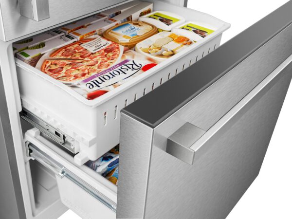 Hisense - 31.1 Inch 17 cu. ft Bottom Mount Refrigerator in Titanium - RB17A2CSE - Image 4
