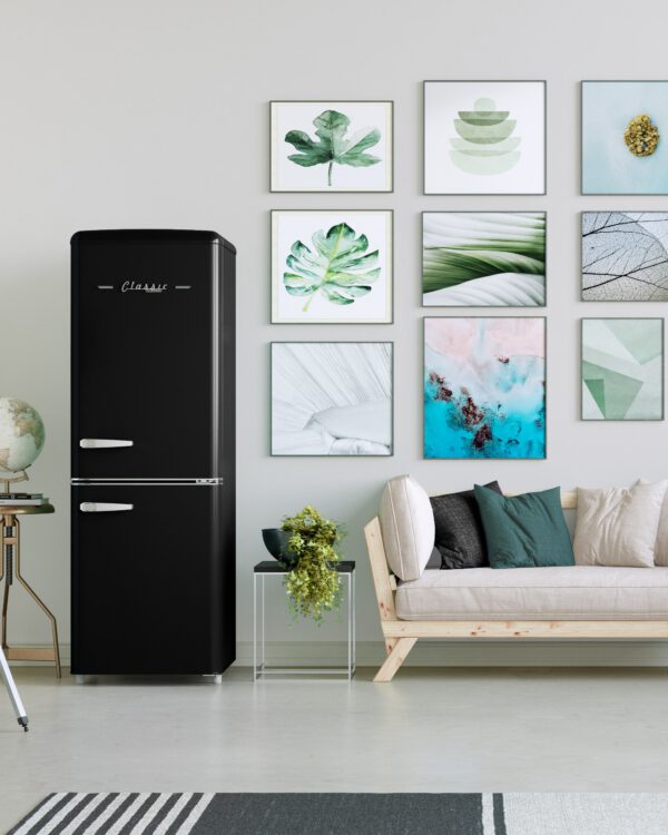 Unique Appliances - 21.6 Inch 7 cu. ft Bottom Mount Refrigerator in Midnight Black - UGP-215L B AC - Image 6