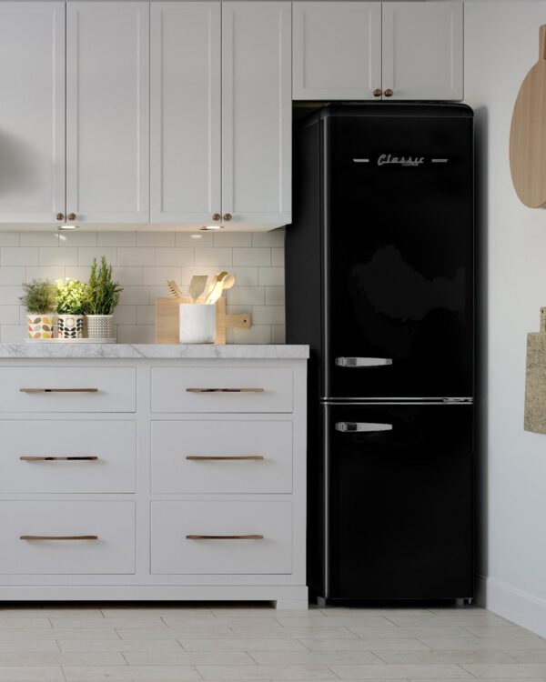 Unique Appliances - 21.6 Inch 7 cu. ft Bottom Mount Refrigerator in Midnight Black - UGP-215L B AC - Image 7